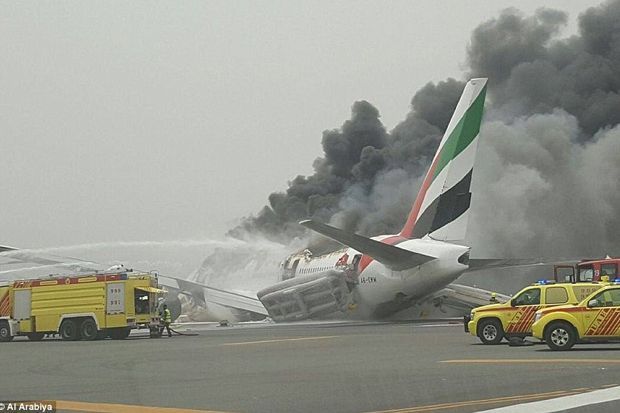 Emirates Alami Kecelakaan saat Pendaratan di Bandara Dubai