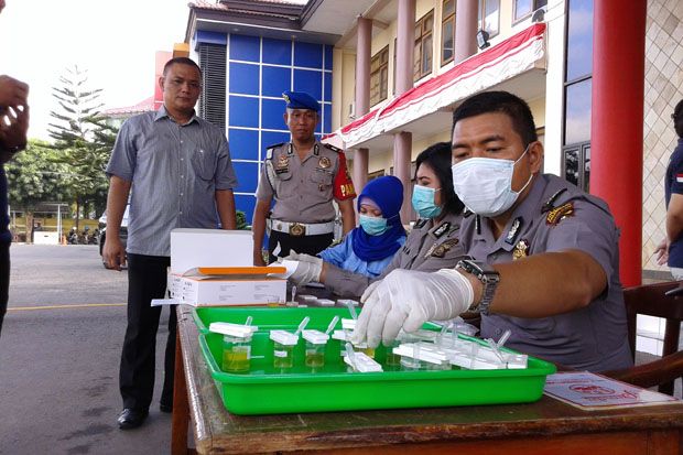 Kanit Narkoba Ditembak Polisi, Polresta Palembang Gelar Tes Urine