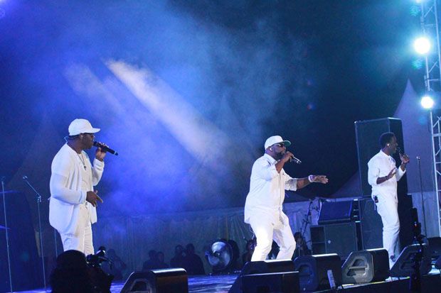 Boyz II Men Terpesona Keindahan Candi Prambanan