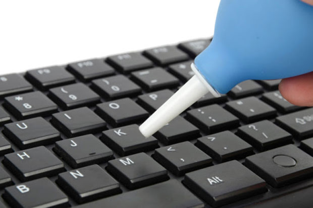 Tips Sederhana Bersihkan Keyboard