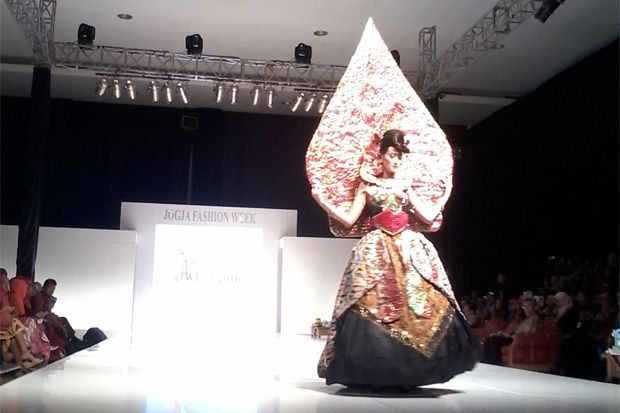 Jogja Fashion Week Resmi Dibuka, Sri Sultan Harap Akulturasi Batik Tetap Dijaga
