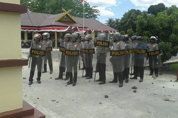 Situasi Memanas, Anggota Polda Riau dan Polda Kepri Dikerahkan ke Meranti
