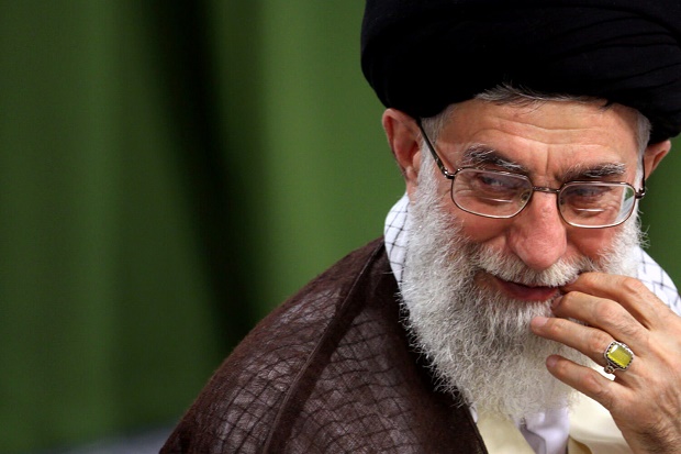 Khamenei: Penolakan Pembelian S-300 Bukti Bencinya AS pada Iran