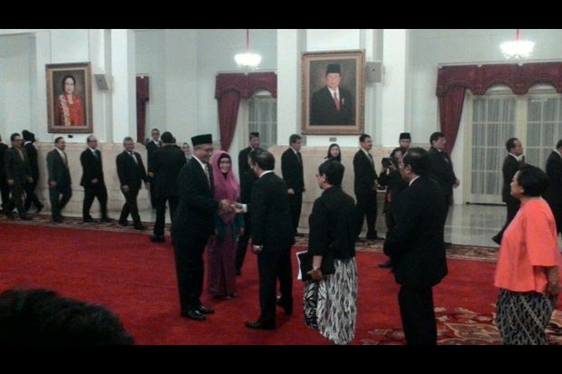 Jokowi Lantik Hasyim Asyari Jadi Komisioner KPU