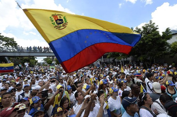 Rakyat Venezuela Turun ke Jalan Tuntut Referendum