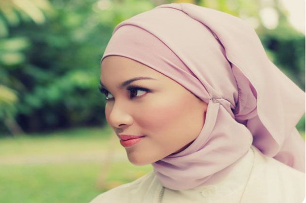 Ini Warna Hijab yang Cocok untuk Pemilik Kulit Sawo Matang