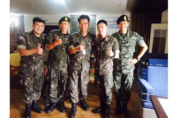 Lee Seung Gi, Yunho TVXQ, Eunhyuk & Shindong Suju Narsis di Pelatihan Tentara