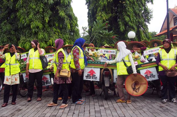 Semen Indonesia Berdayakan Puluhan Pedagang Keliling di Rembang