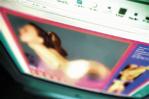 Pemerintah Lamban Blokir Aplikasi Berbau Pornografi