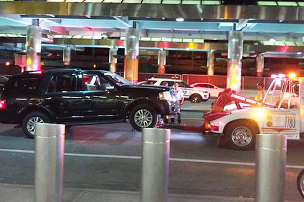 Mobil Mencurigakan Parkir Depan Pintu Masuk, Bandara New York Ditutup