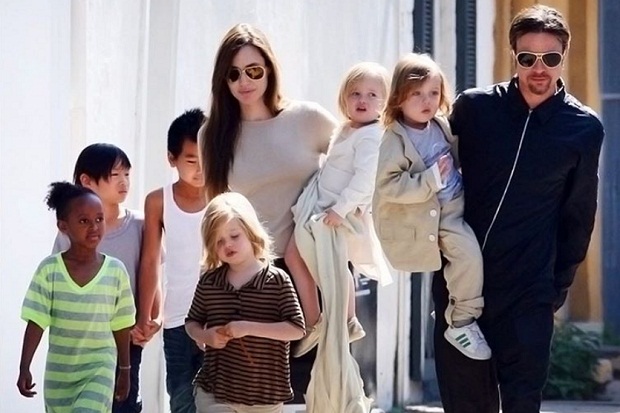 Angelina Jolie Jauhkan Anak dari Brad Pitt