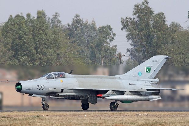 Jet Tempur Pakistan Jatuh saat Latihan, Pilot Tewas