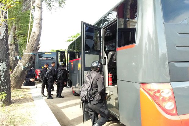 Sebelum Bakar Gedung DPRD, Massa Bentrok dengan Pegawai Pemkab Gowa