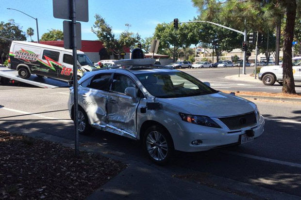 Mobil Otonom Google Sebabkan Kecelakaan