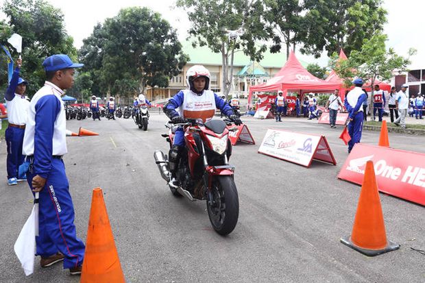 Instruktur Safety Riding Indonesia Pertajam Kemampuan, Latihan Intensif