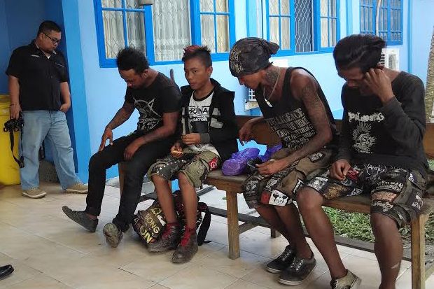 Konsumsi Pil Koplo, Enam Anak Punk Ditangkap Polisi