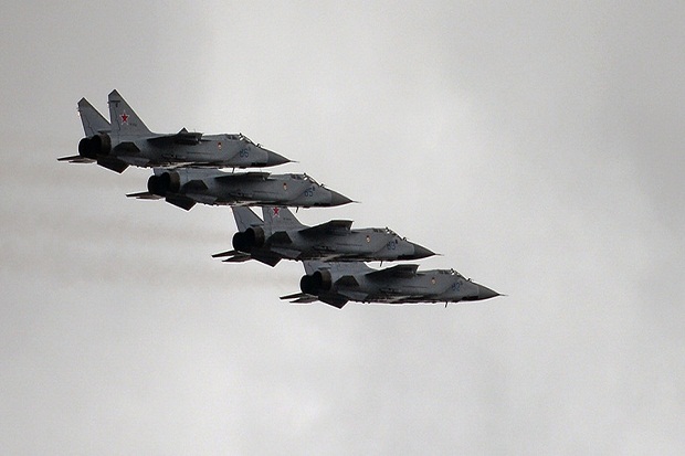 Jet Pencegat Tercepat Sejagad MiG-31 Rusia Manuver di Kamchatka