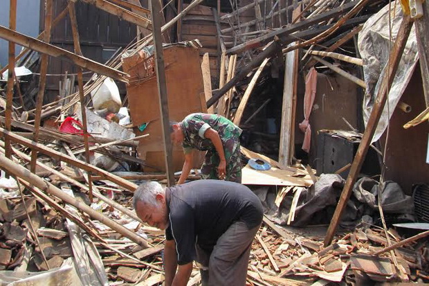 Puting Beliung Sapu 10 Rumah Warga di Pangandaran