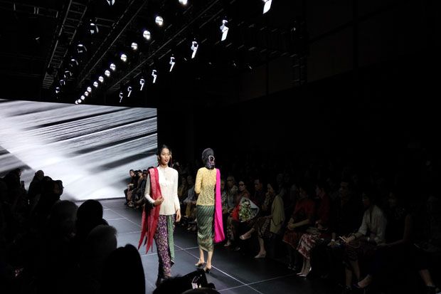 Benang Merah BinHouse Tutup Gelaran Batik Fashion Week 2016
