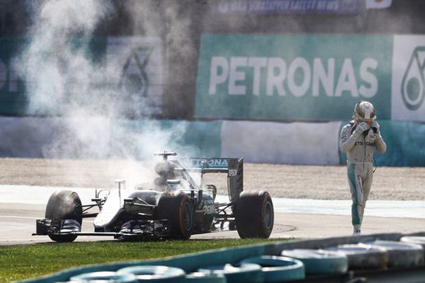 Lewis Hamilton Disindir sebagai Pembalap Berinteligensi Rendah