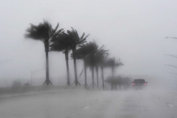 Badai Matthew Hantam Florida, 4 Tewas
