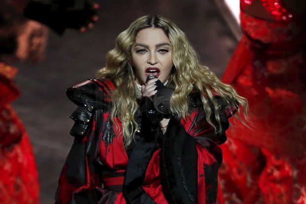 Madonna Dinobatkan sebagai Woman of the Year 2016 versi Billboard