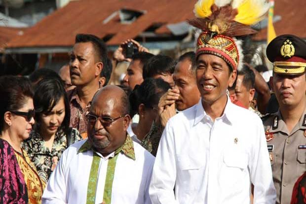 Jokowi Resmikan 1 Harga BBM dan 6 Infrastruktur Listrik di Papua