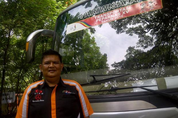 Cerita Sopir Bus Peparnas yang Bantuannya Ditolak Atlet