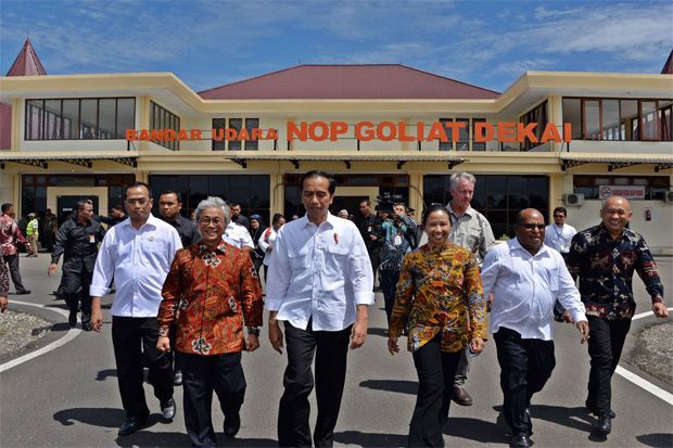 Jokowi Resmikan Bandara Nop Goliat Dekai di Papua