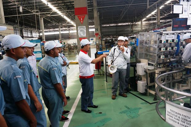 Nissan Indonesia Bagi Ilmu dengan Pelajar Kenalkan Proses Produksi