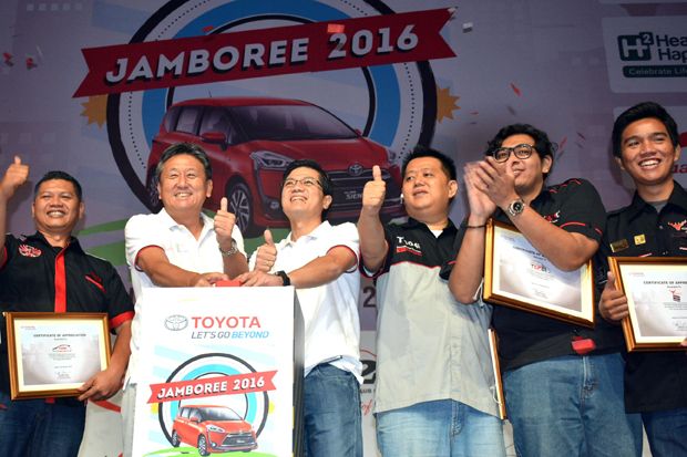 16 Komunitas Mobil Ramaikan Toyota Jamboree 2016