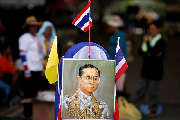 Jokowi Beri Penghormatan Terakhir Raja Thailand