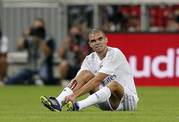 Cedera Hamstring, Pepe Terancam Absen di Derby Madrid