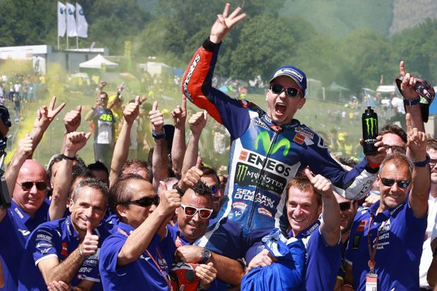 Lorenzo Sedih Tinggalkan Yamaha, Rossi Antusias Lihat Perubahan Line up