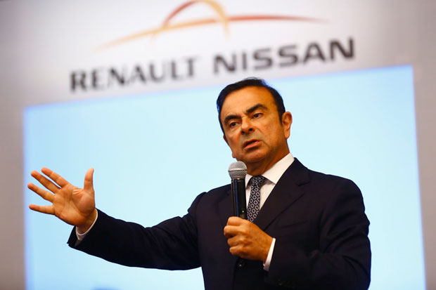 Carlos Ghosn  Perkenalkan 5 Gebrakan Baru Nissan