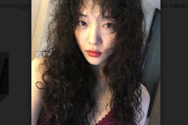 Rambut Gimbal, Sulli Eks F(X) Mirip Suzanna