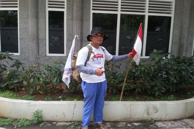 Berjalan Kaki dari Sukabumi, Agus Supriyanto Ingin Bertemu HT