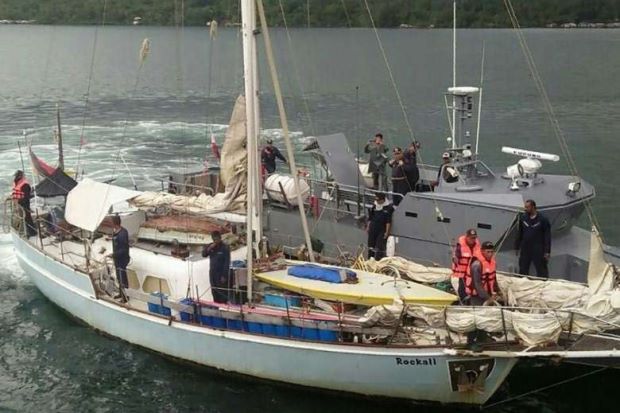 Serang Kapal, Bajak Laut Bunuh 8 Orang di Laut Sulu