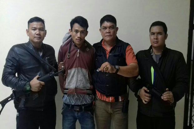 Patroli Sabhara Tangkap Pengedar Sabu di Palembang