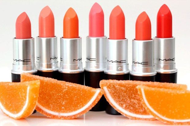 Tips Sederhana untuk Mengaplikasikan Lipstik Oranye