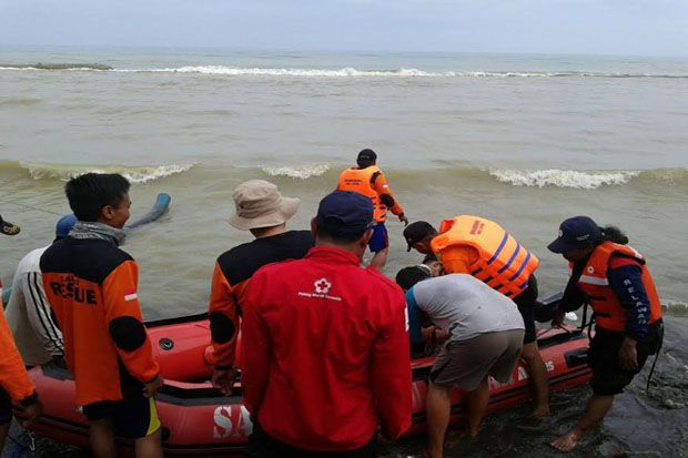 Perahu Diterjang Ombak, Dua Nelayan Hilang di Laut Jawa