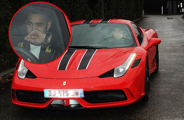 Dimitri Payet Bawa Supercar ke Lokasi Latihan West Ham