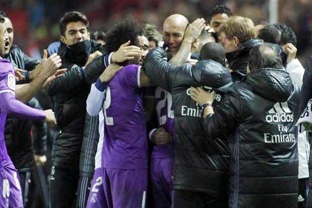 Real Madrid Zidane Diambang Samai Rekor Real Madrid Ancelotti