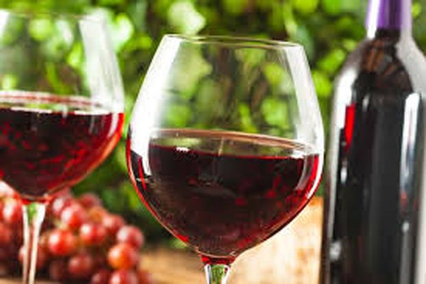 5 Manfaat Minuman Anggur Merah Bagi Kulit Wajah