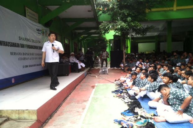 Hary Tanoesoedibjo Berikan Sharing Session di SMK Bina Karya Mandiri