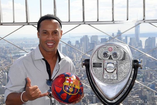 Barcelona Bawa Pulang Ronaldinho