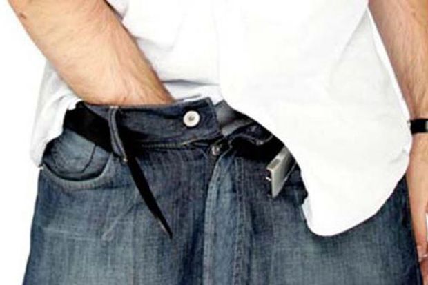 Awas! Celana Jeans Ketat Berbahaya Bagi Kesehatan Pria