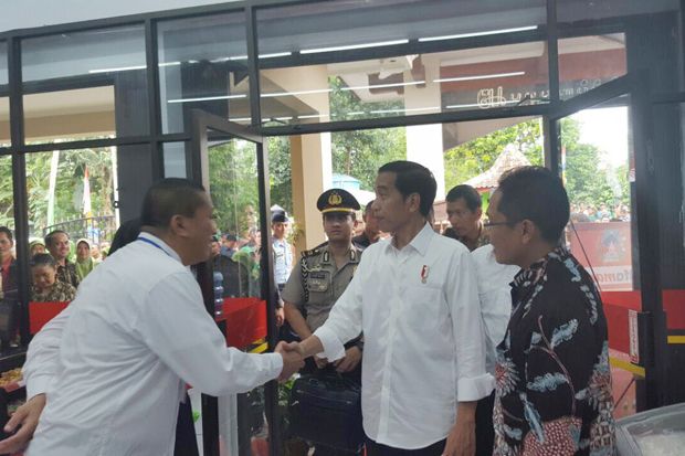 Jokowi Apresiasi Alfamart Turut Tingkatkan Kualitas Pendidikan