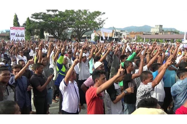 Calon Gubernur Aceh Nomor Urut 1 Disambut Ribuan Massa di Aceh Selatan