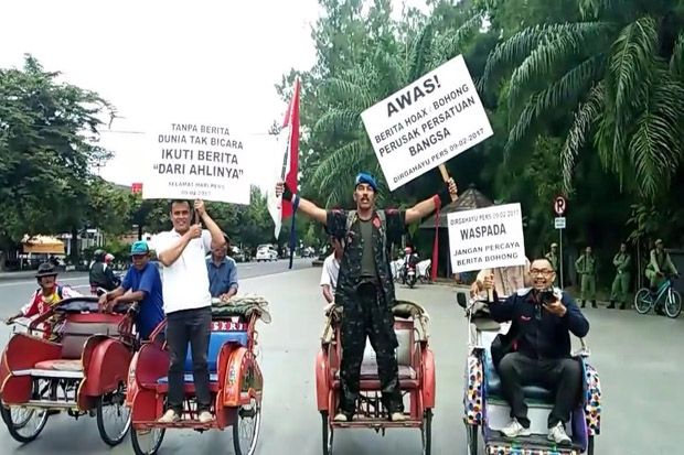 Aksi Nyentrik Kopral Purnawirawan Bagyo Ajak Warga Waspadai Hoax
